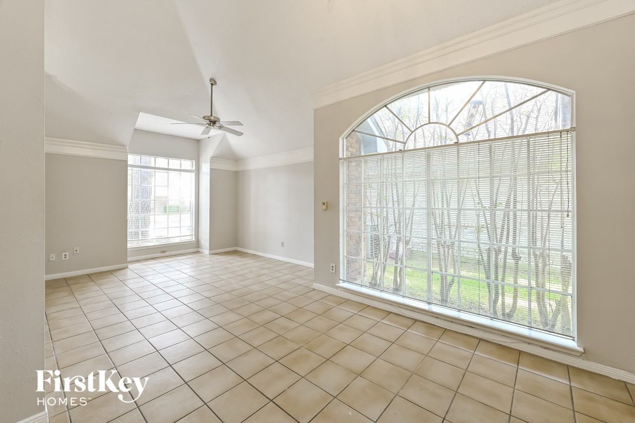 15966 Oak Mountain Dr - Photo 5 of 14