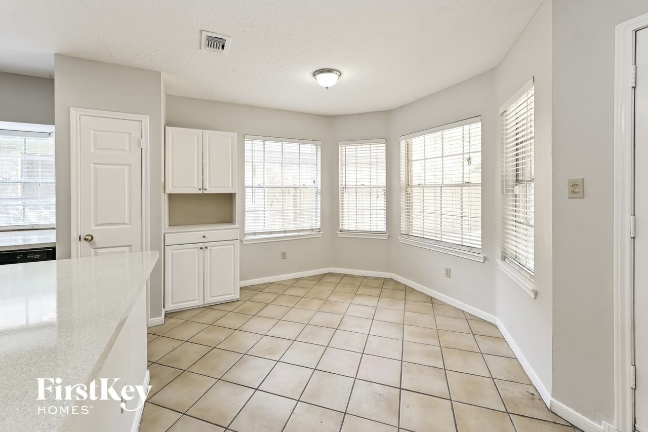 15966 Oak Mountain Dr - Photo 6 of 14