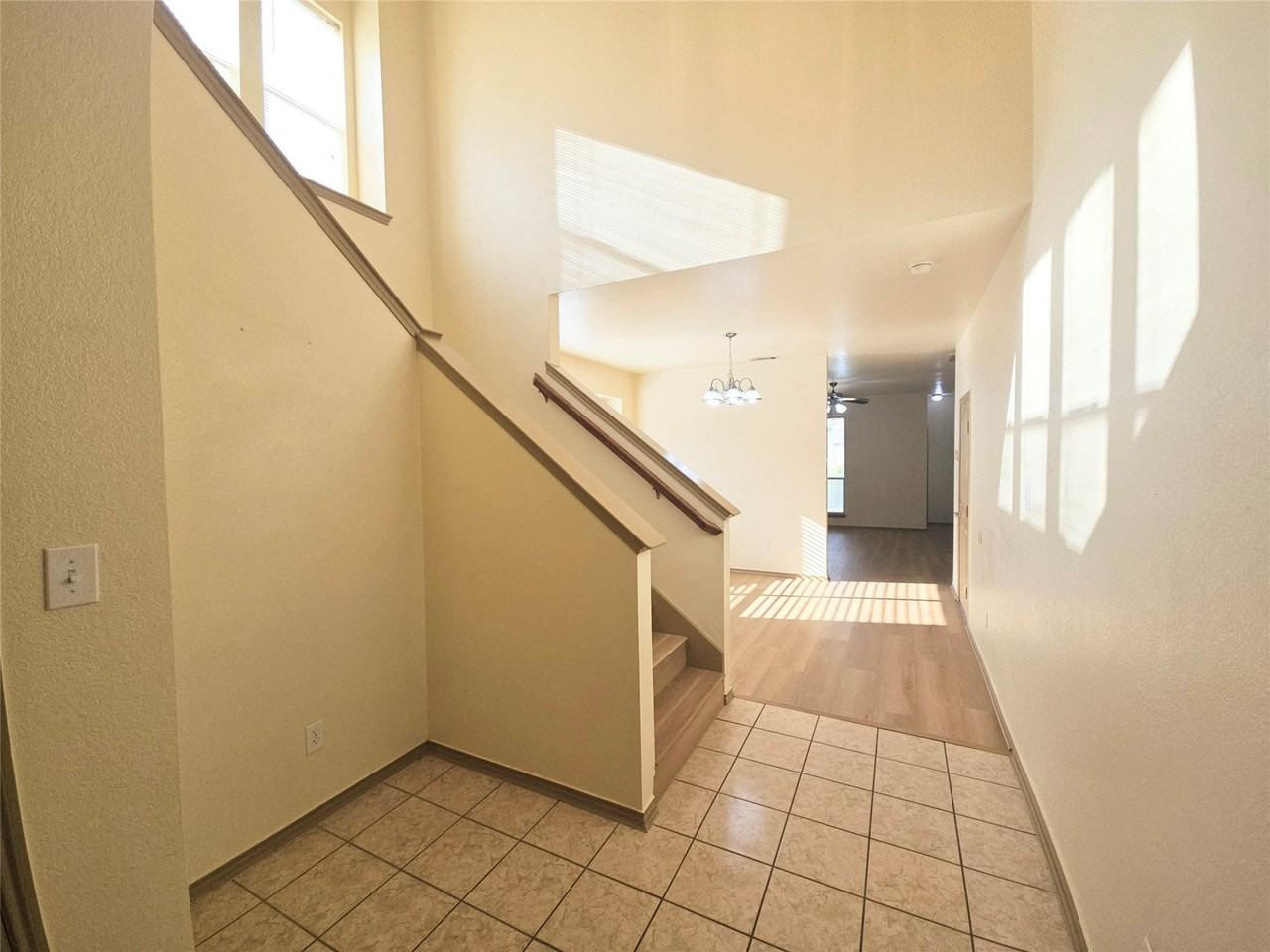 10945 Hawks Landing Rd - Photo 2 of 28