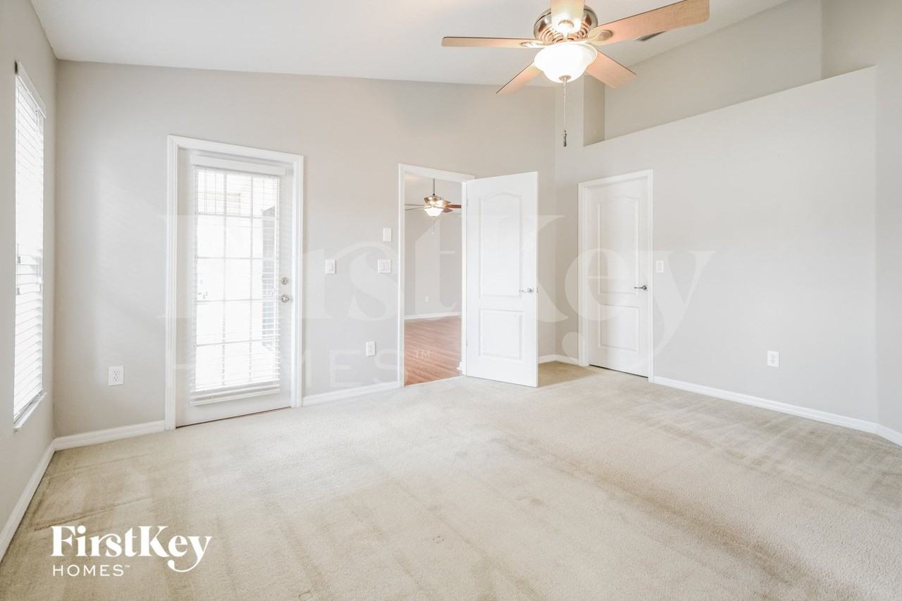 13927 Chalk Hill Pl - Photo 7 of 15