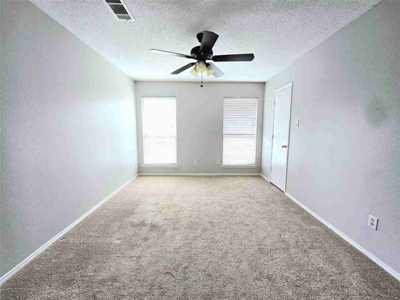 4156 Palace Pl - Photo 7 of 11