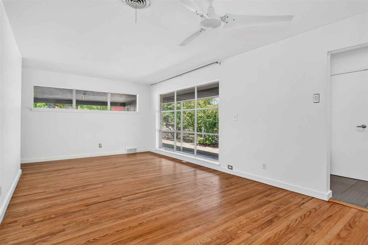 2223 Forest Oaks Dr - Photo 4 of 29