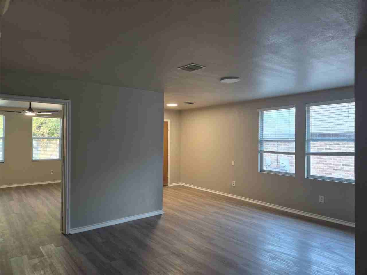 12901 Cowper Dr - Photo 4 of 11