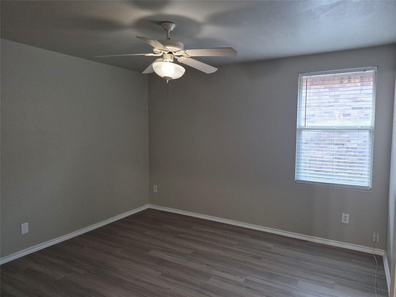 12901 Cowper Dr - Photo 5 of 11