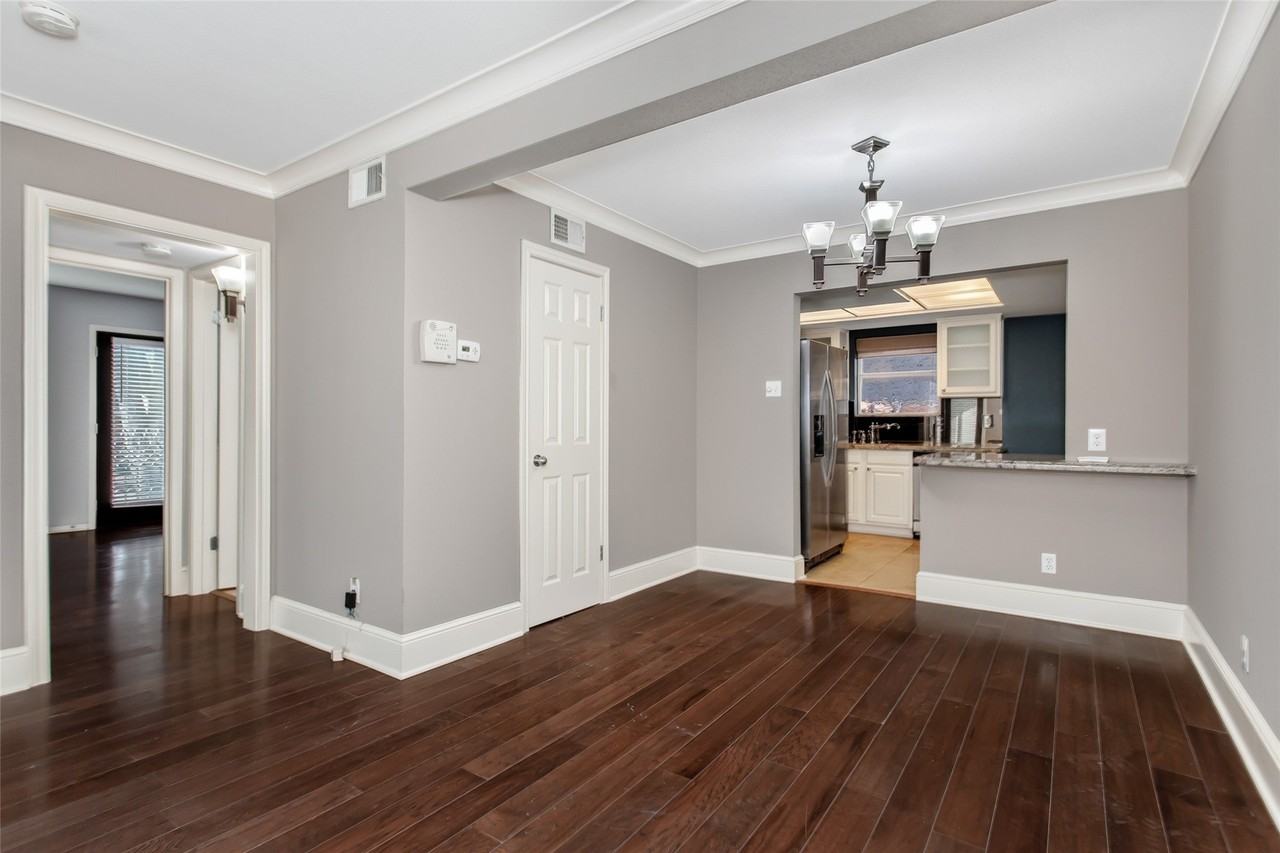 10205 Regal Oaks Dr #123 - Photo 4 of 28