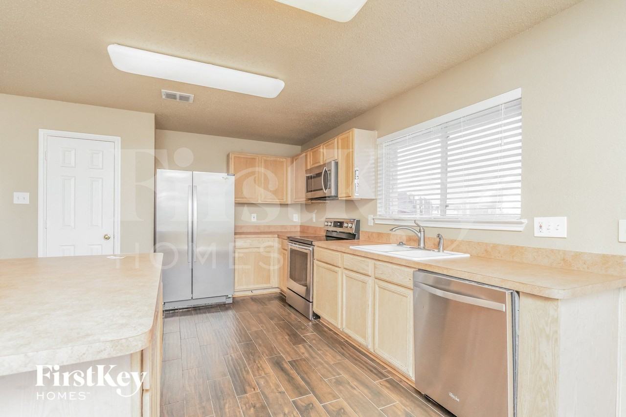 1132 Beechwood Ln - Photo 6 of 15