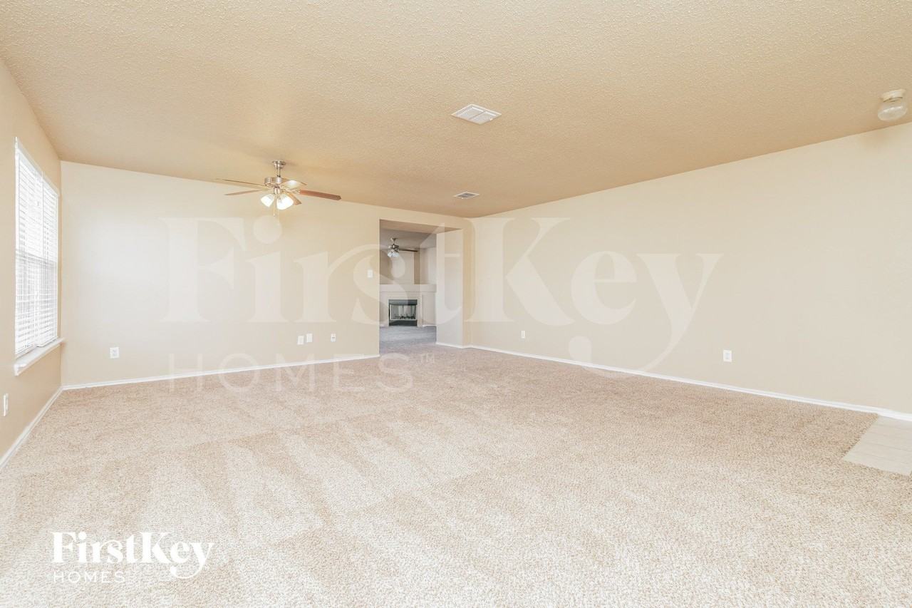 1132 Beechwood Ln - Photo 7 of 15