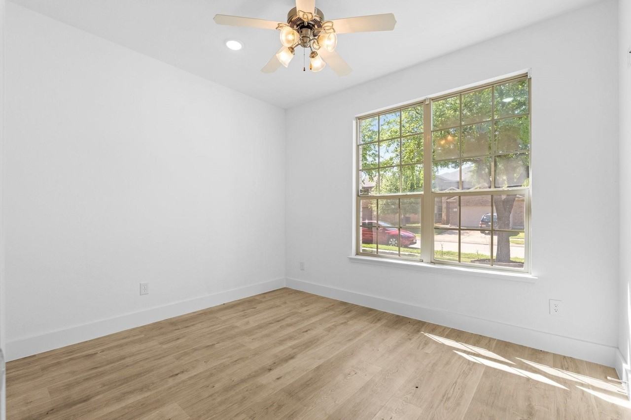 12625 Joplin Dr - Photo 3 of 37