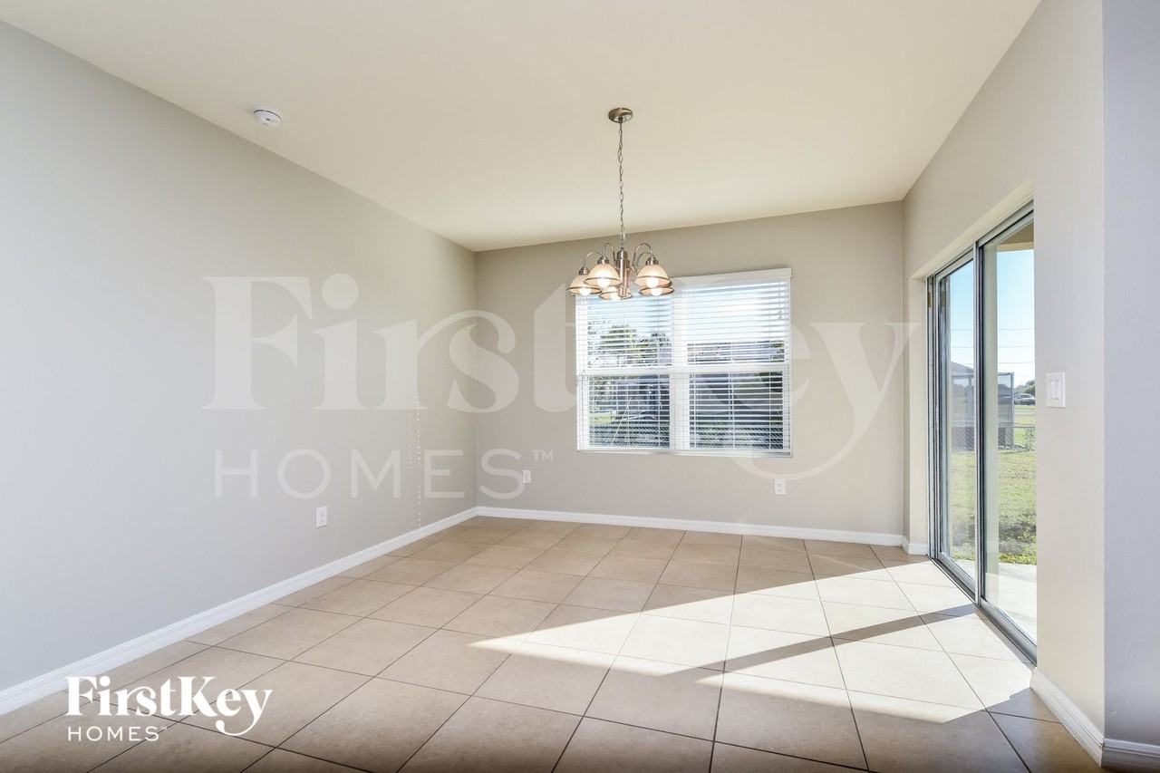 1100 Nw 14th Ter - Photo 6 of 15