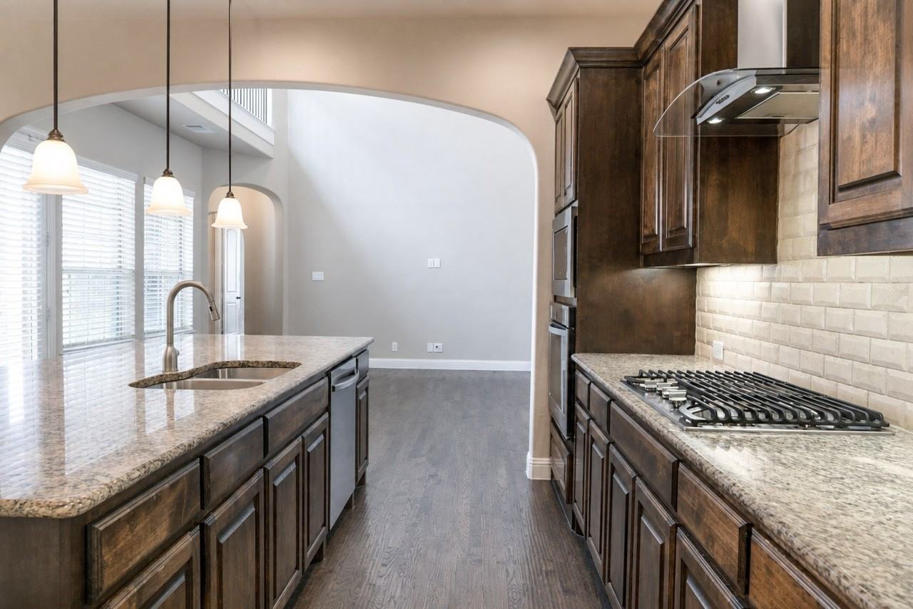 765 Huntingdon St - Photo 4 of 20