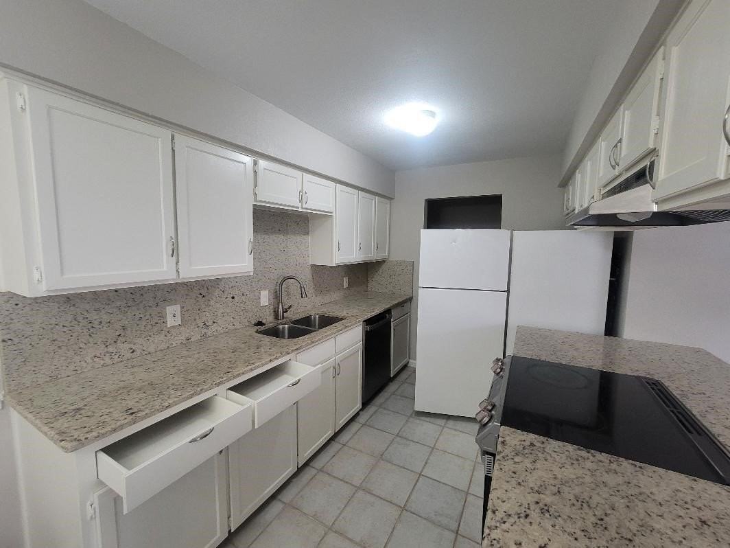 7332 Nantucket Dr - Photo 2 of 5