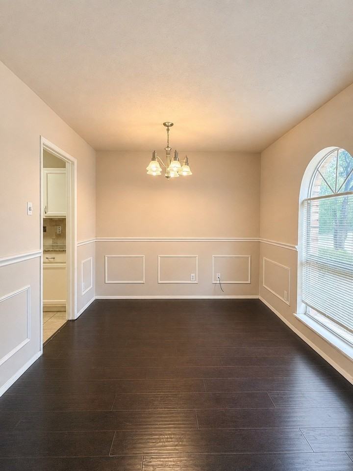 2937 Emberwood Dr - Photo 4 of 20
