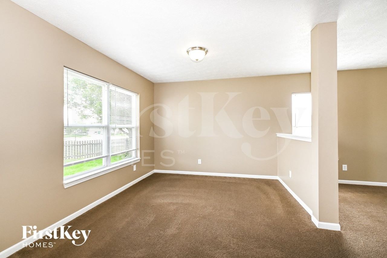 10694 Hoosier Ct - Photo 4 of 15