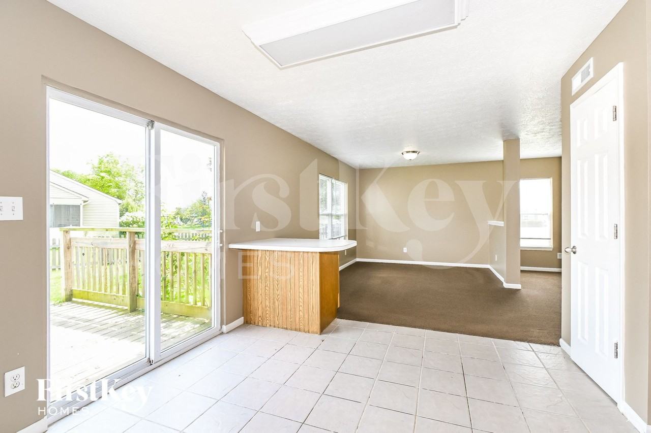 10694 Hoosier Ct - Photo 5 of 15