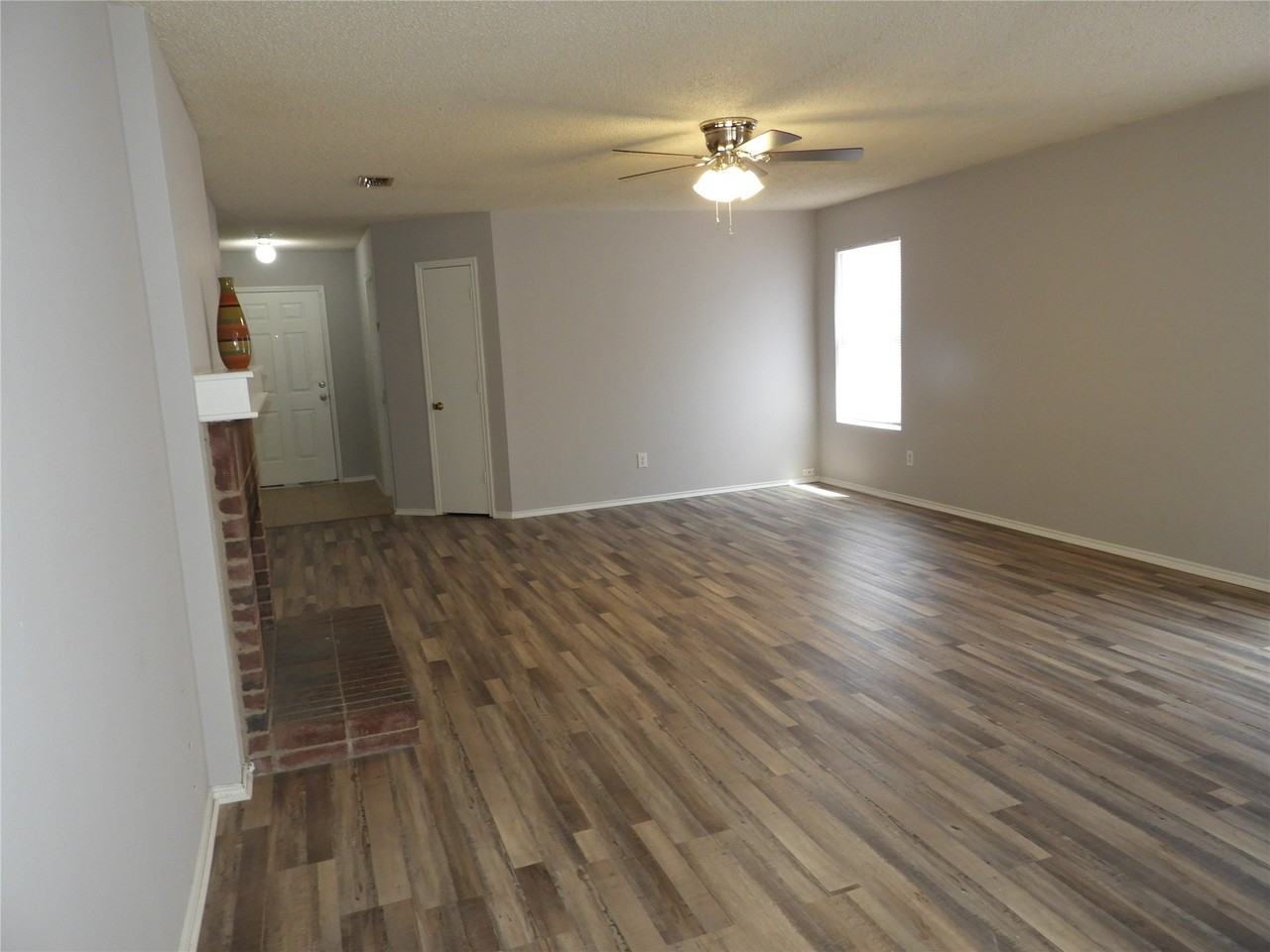 2529 Timberbrook Trl - Photo 2 of 8