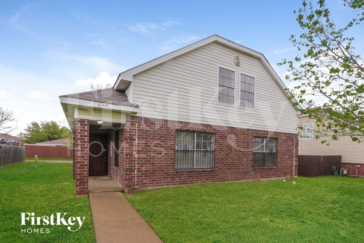 10219 Glen Vista Dr - Photo 2 of 15