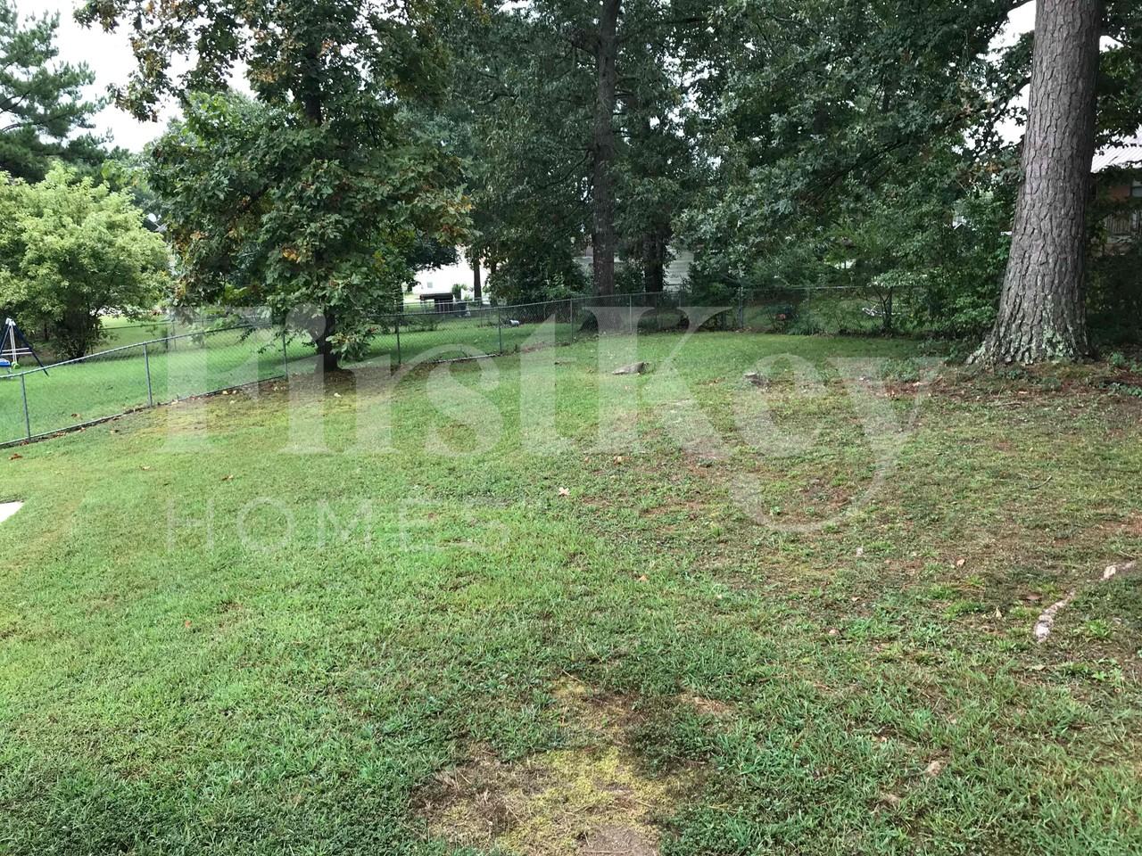 1011 Hickory Cir - Photo 2 of 2