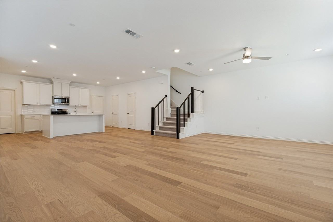4766 Lunker St - Photo 2 of 25