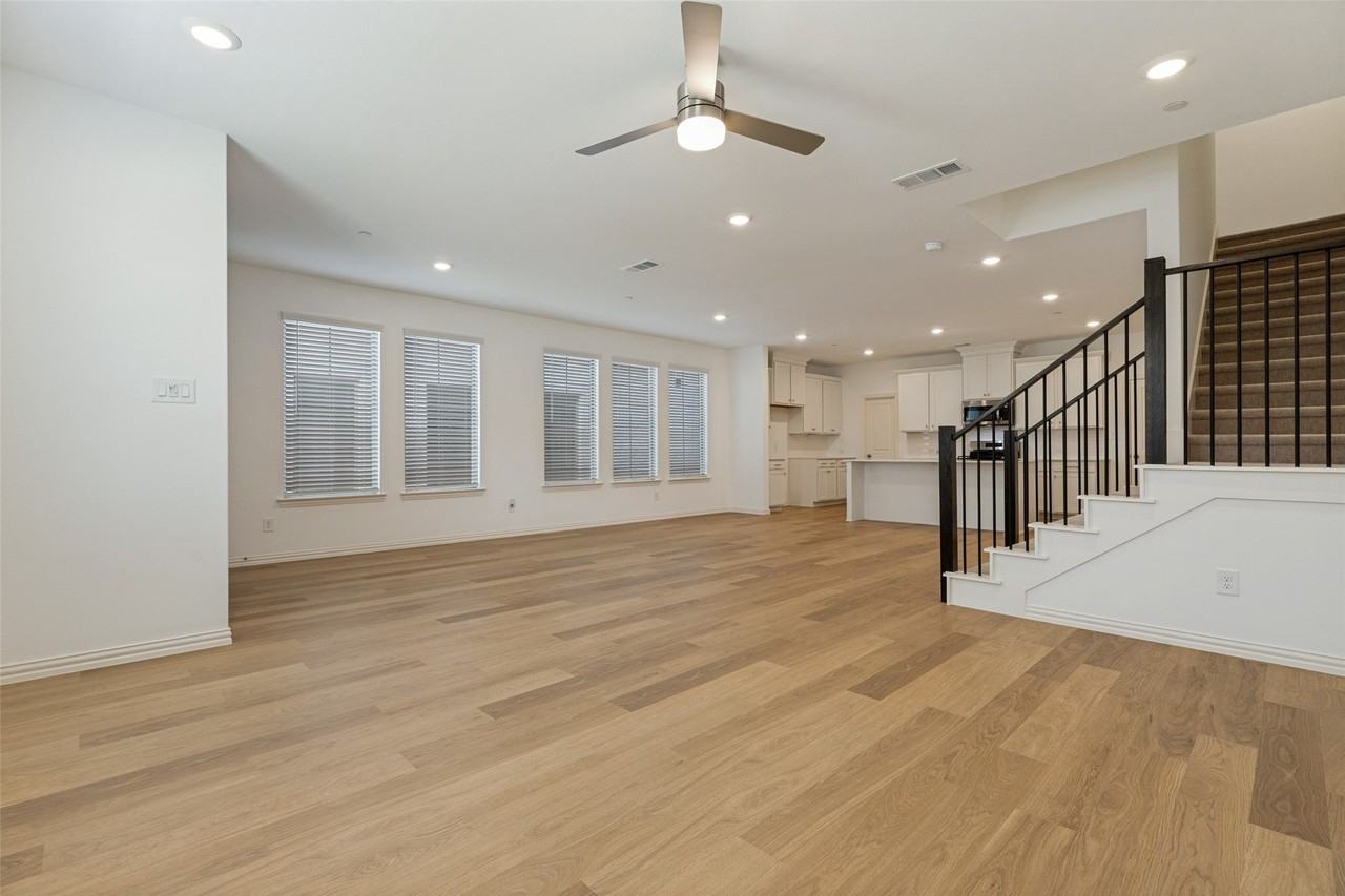 4766 Lunker St - Photo 3 of 25