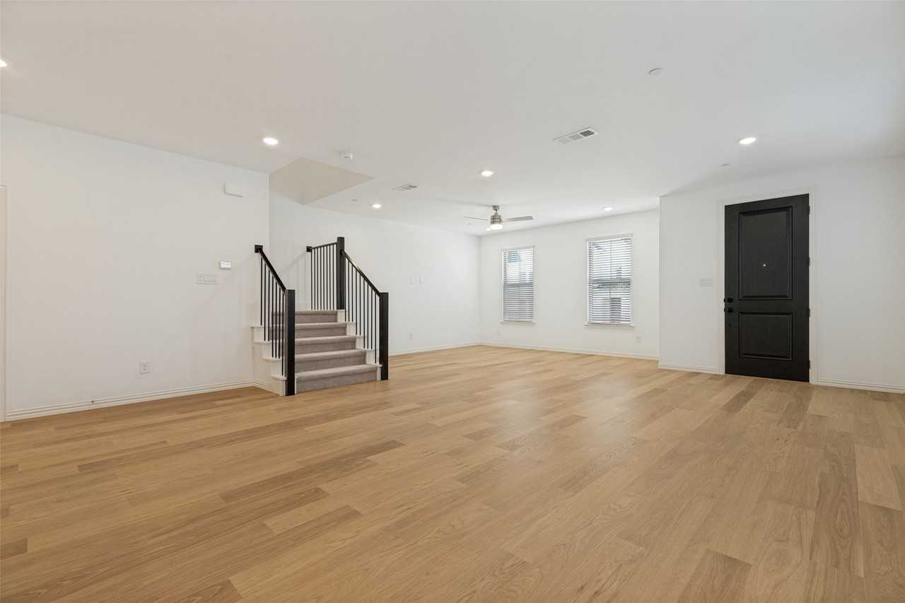 4766 Lunker St - Photo 4 of 25