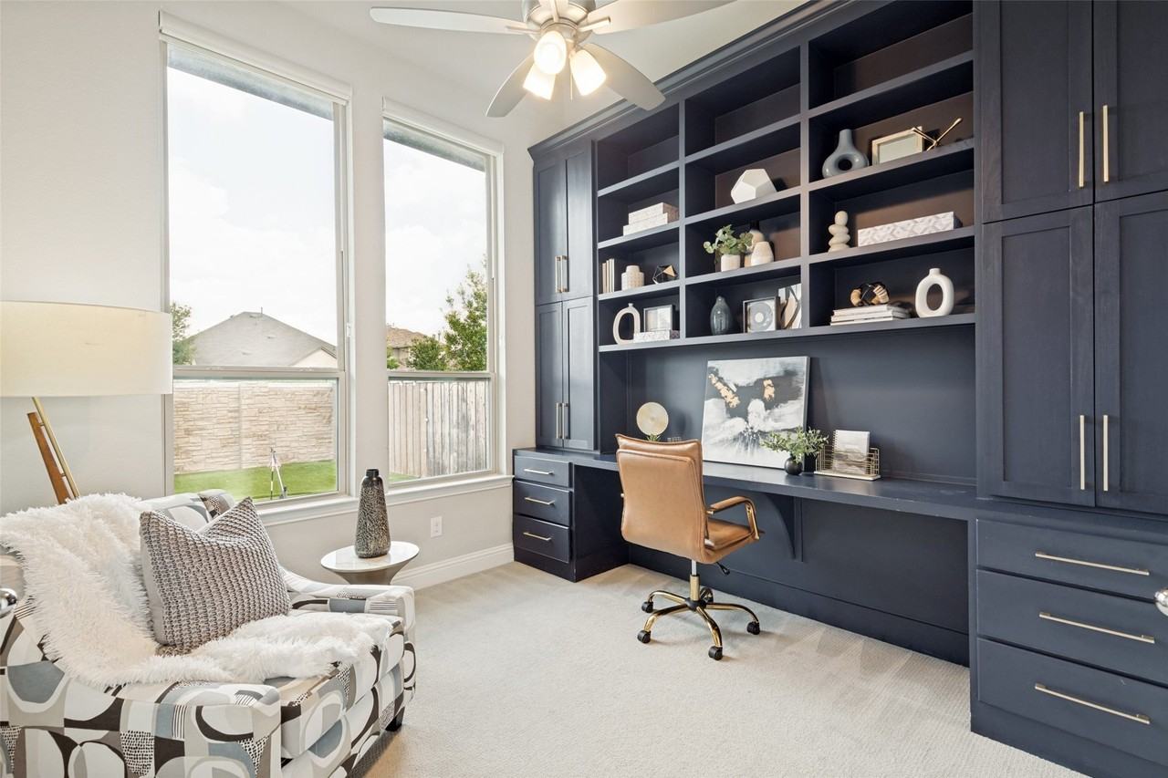 909 Hubbard Creek Trl - Photo 3 of 30