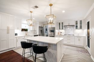 2711 Alco Ave - Photo 1 of 1
