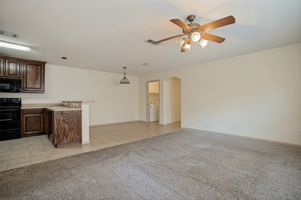 1114 Mulkey Ln - Photo 3 of 12