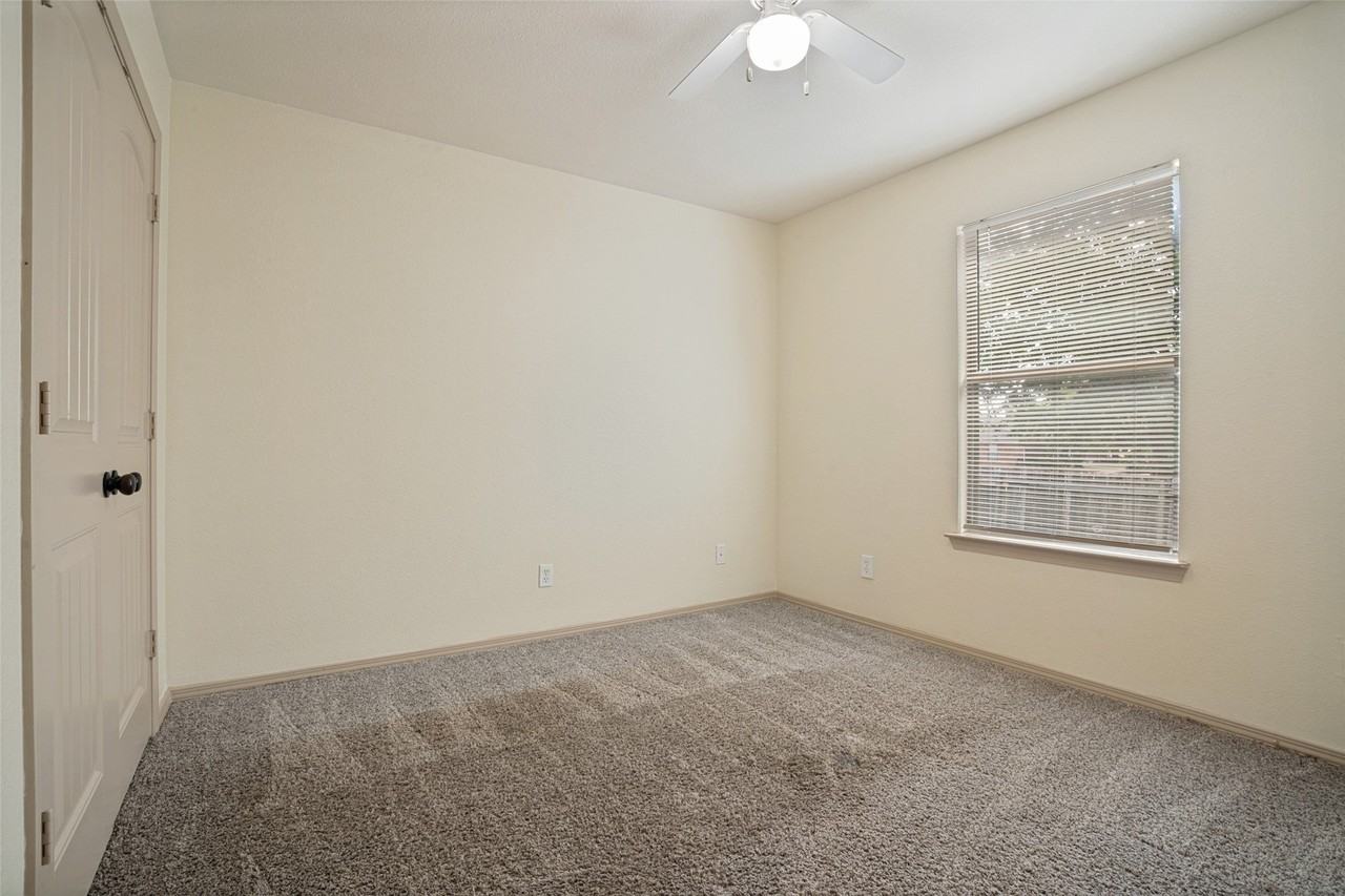 1114 Mulkey Ln - Photo 7 of 12