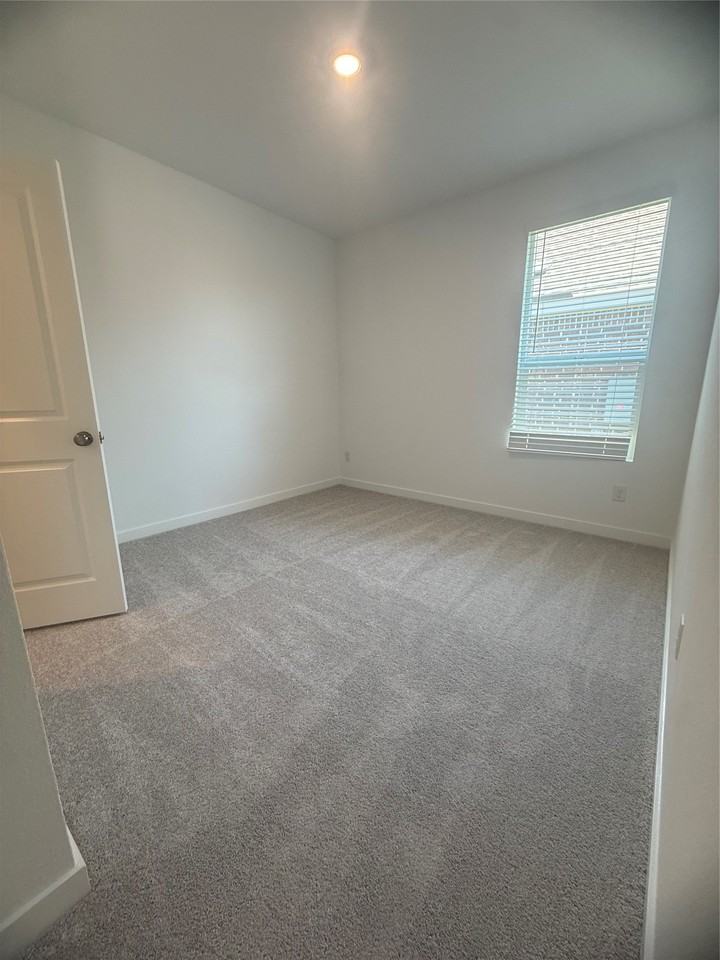 14814 Bigelow Street - Photo 3 of 16