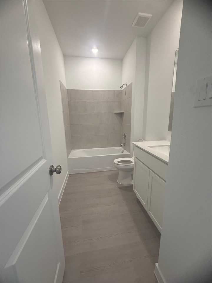 14814 Bigelow Street - Photo 4 of 16