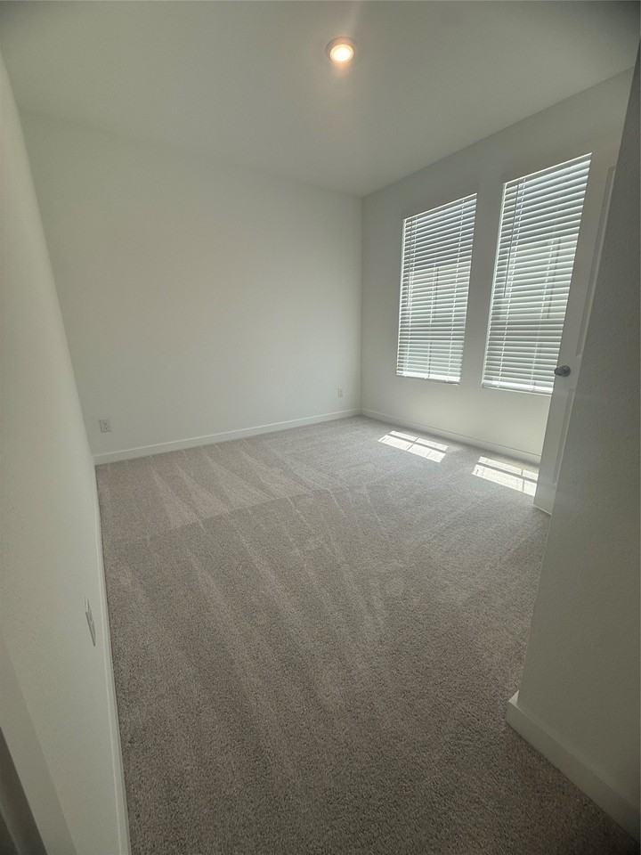 14814 Bigelow Street - Photo 5 of 16