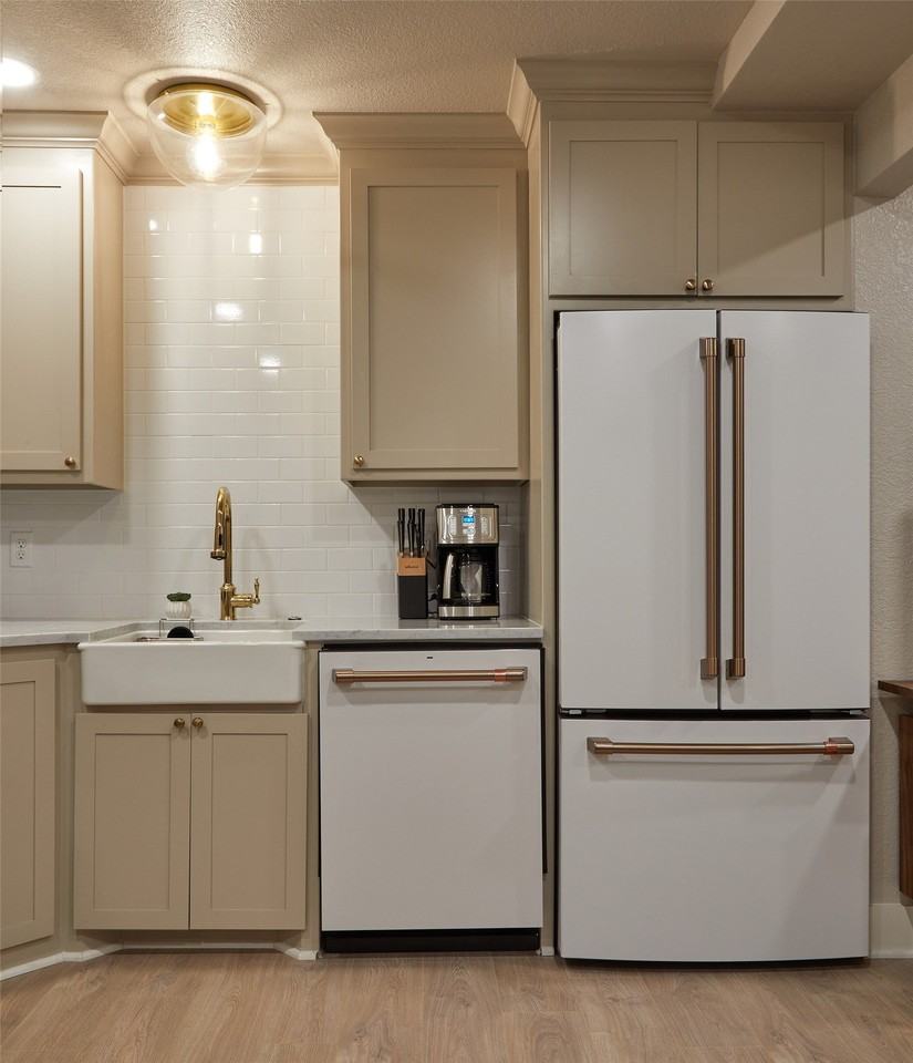 805 Lilac St - Photo 6 of 21