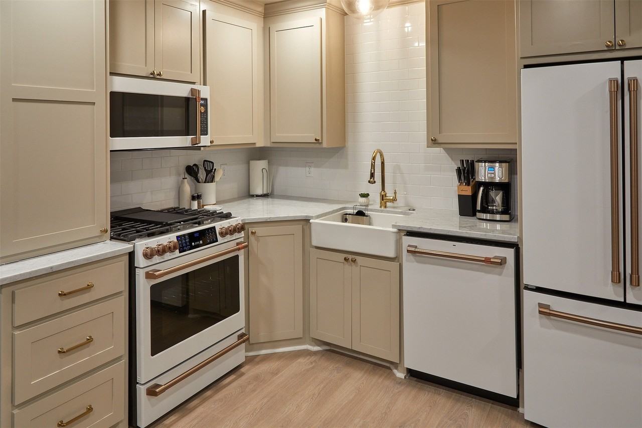 805 Lilac St - Photo 7 of 21