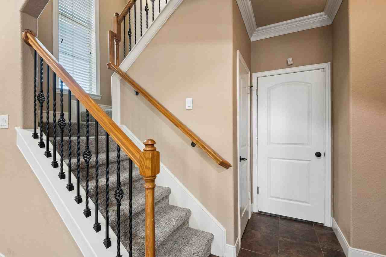 2940 Europa Dr - Photo 7 of 18