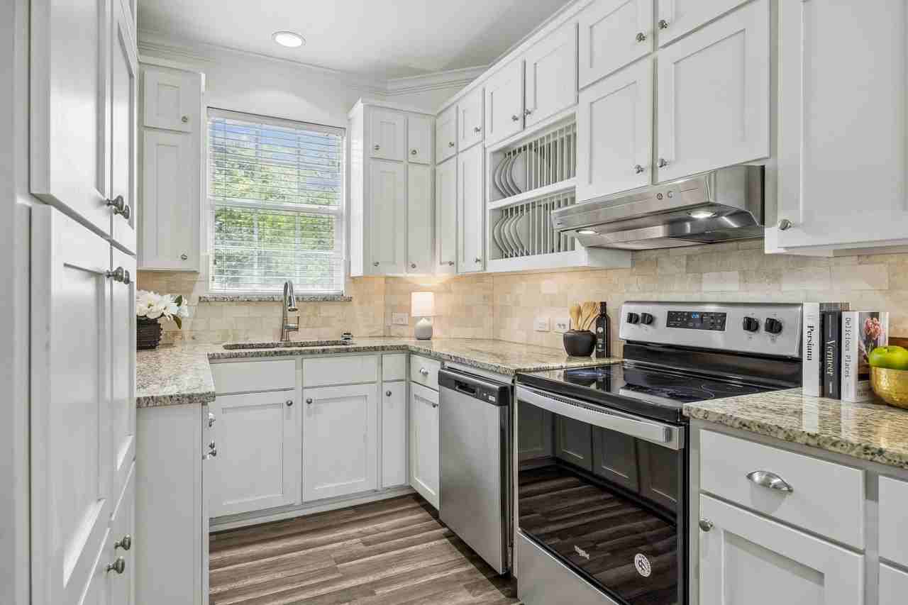 2113 Parkview - Photo 3 of 15