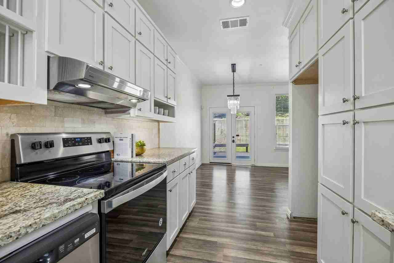 2113 Parkview - Photo 4 of 15