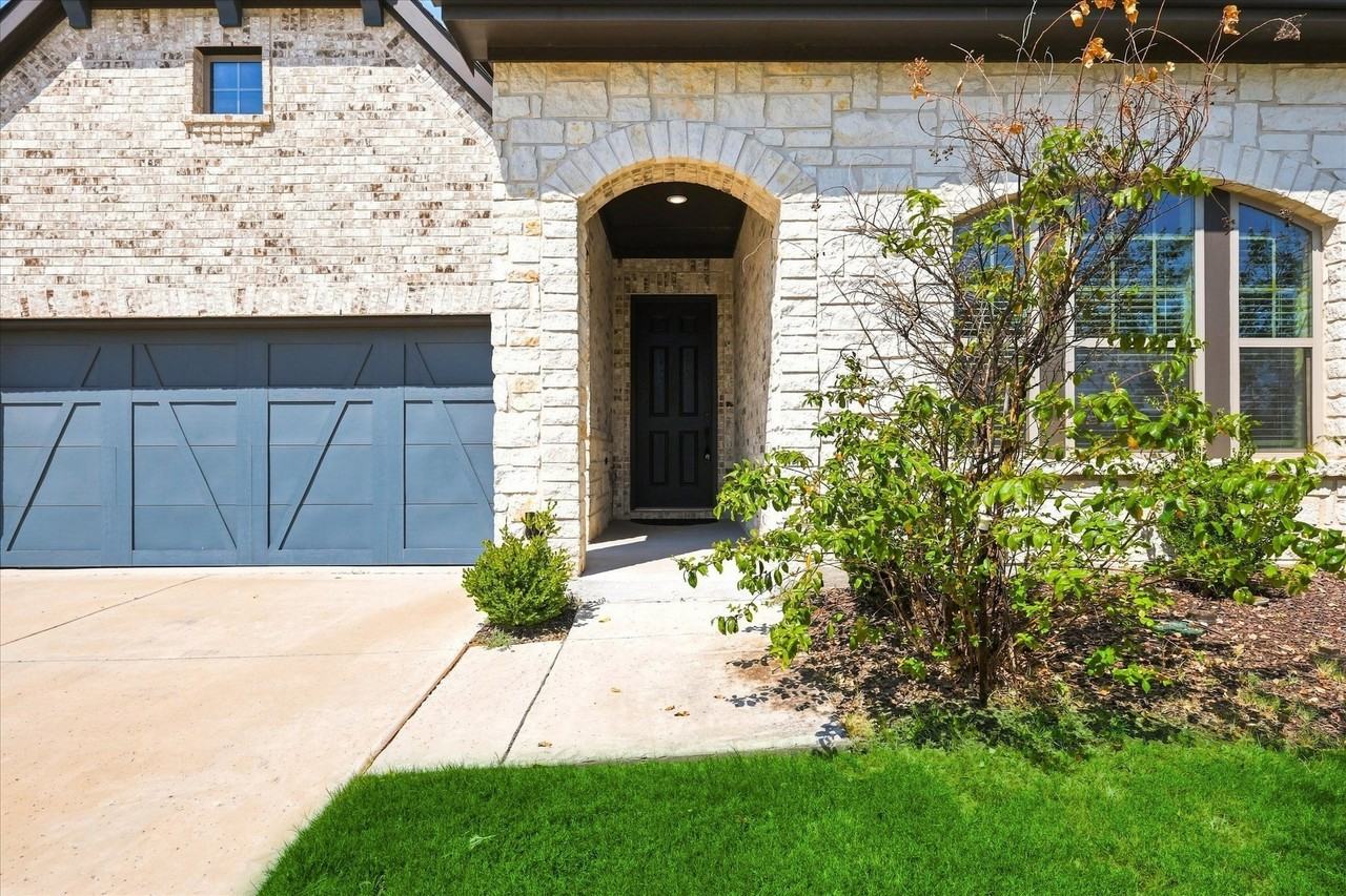 1705 Mcknight Dr - Photo 2 of 40