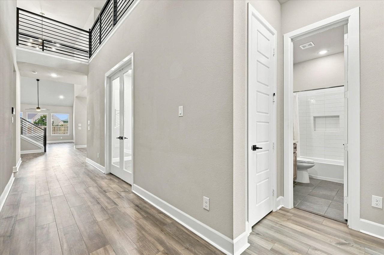 1705 Mcknight Dr - Photo 3 of 40