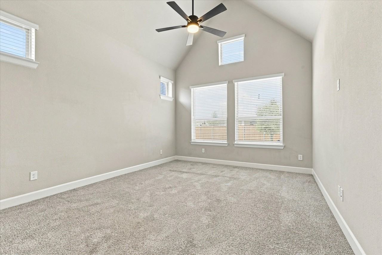 1705 Mcknight Dr - Photo 5 of 40