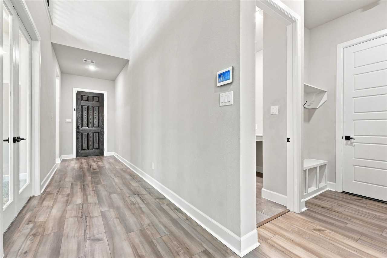 1705 Mcknight Dr - Photo 6 of 40