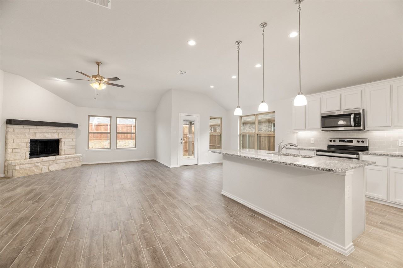 635 Frio Ln - Photo 5 of 29