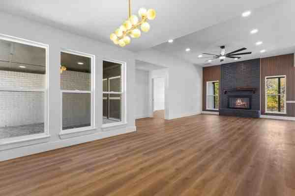 5000 Edgewater Dr - Photo 4 of 17