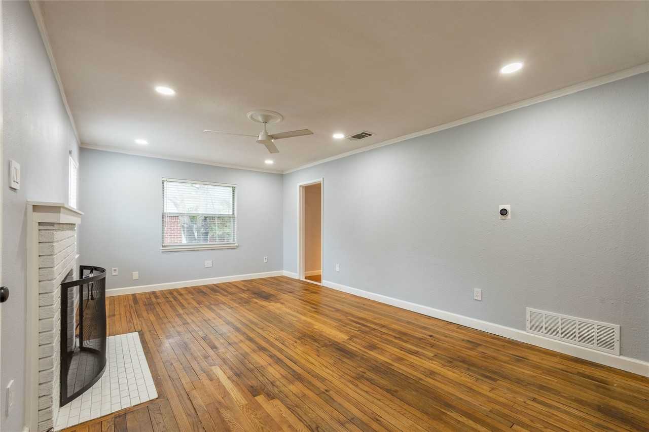 2732 Mateur St - Photo 3 of 35