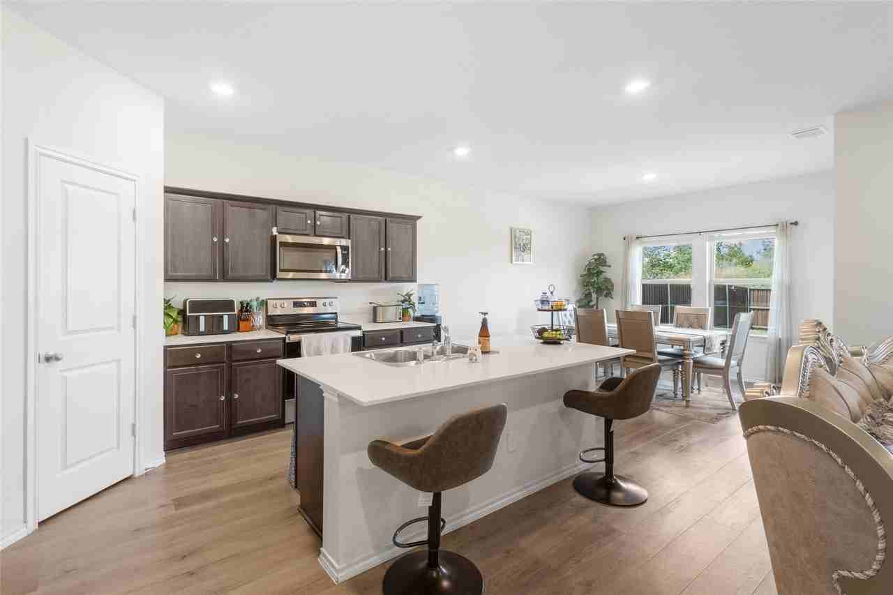 3005 Karsen Ln - Photo 3 of 15