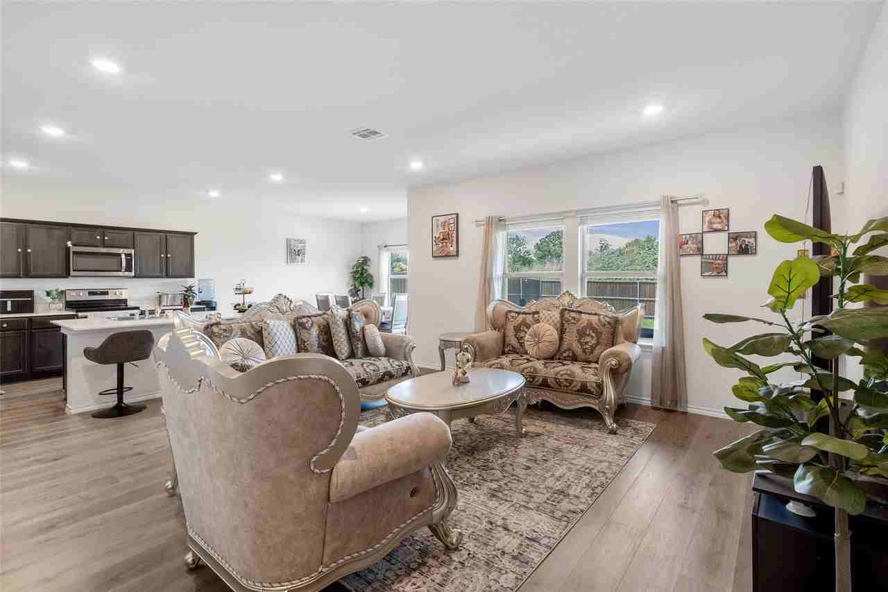 3005 Karsen Ln - Photo 6 of 15
