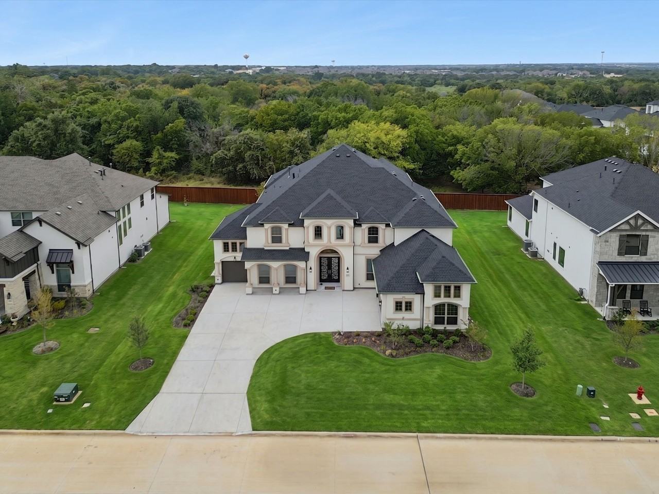 1044 Williams Ln - Photo 3 of 39