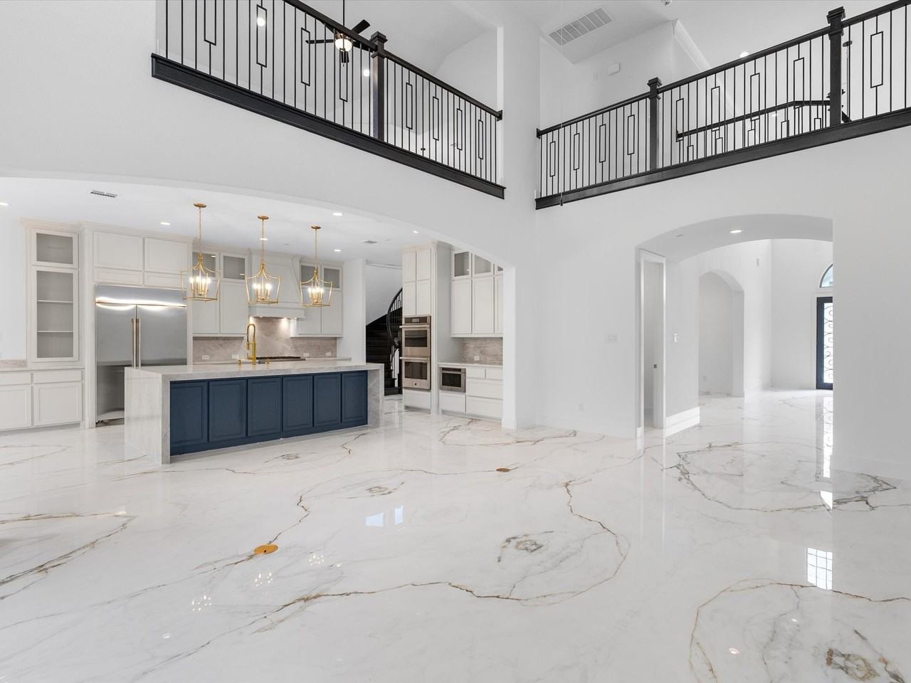 1044 Williams Ln - Photo 6 of 39