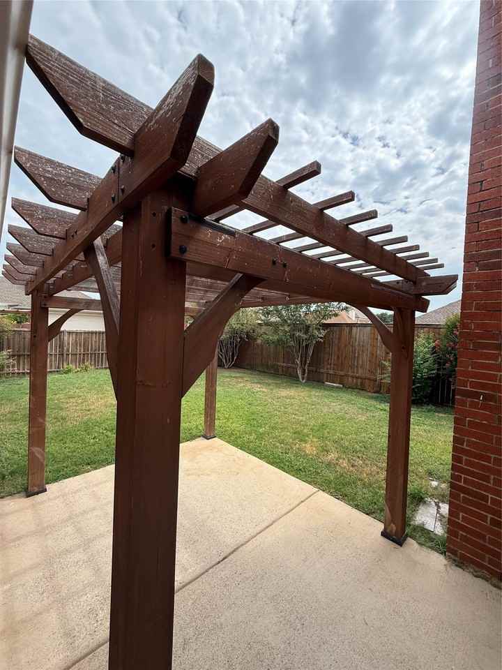 3860 Gillespie Dr - Photo 2 of 12