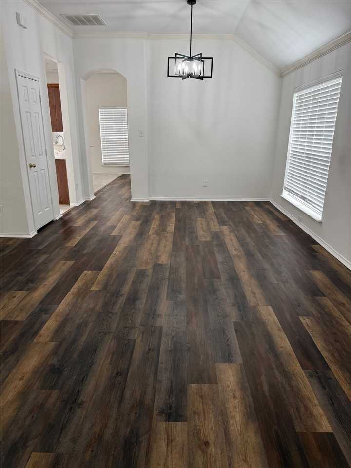 3860 Gillespie Dr - Photo 5 of 12