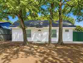1005 Winnie St - Photo 1 of 1
